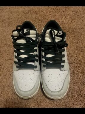 Nike White and Green Low-Top Sneakers